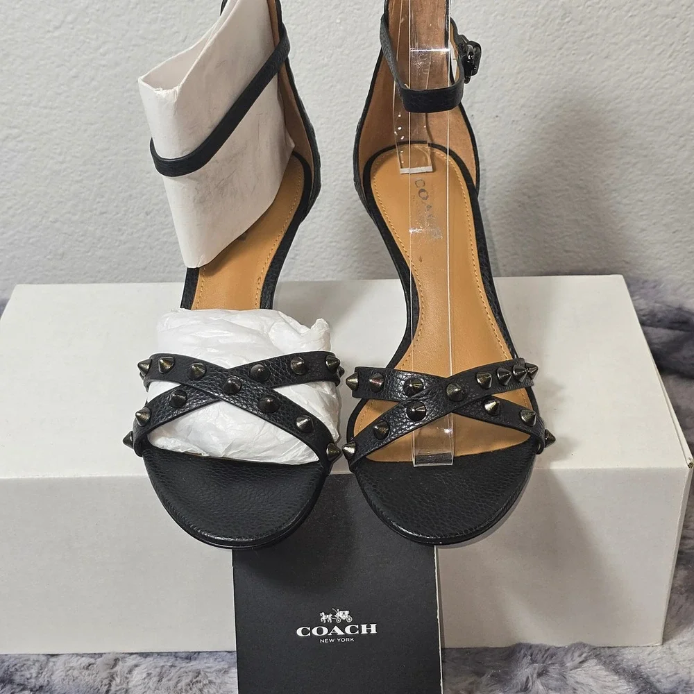 NWB Coach May Polished Pebble‎ Black Studded Kitten Heel Sandals Women Size 5